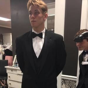 Meet your Posher, Camron